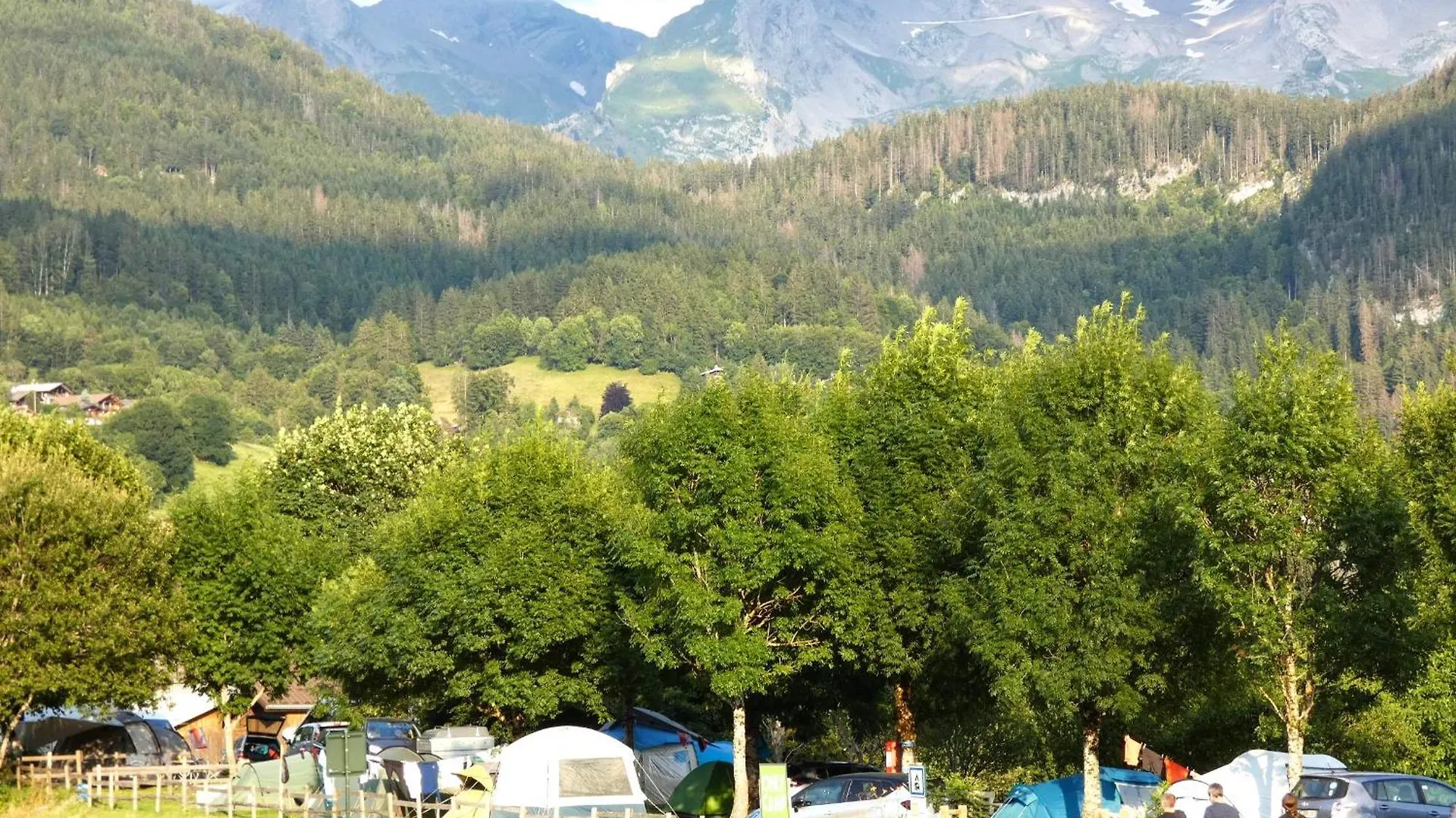 Camping Onlycamp Du Cret Saint-Jean-de-Sixt Campsite